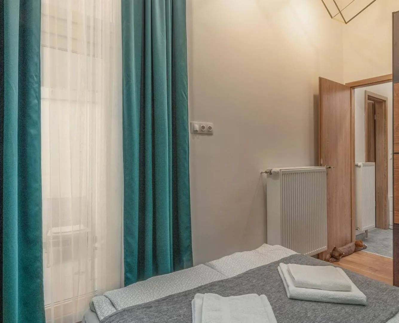 Apartment With Private Terrace - Near Gellert Thermal Bath Budapest